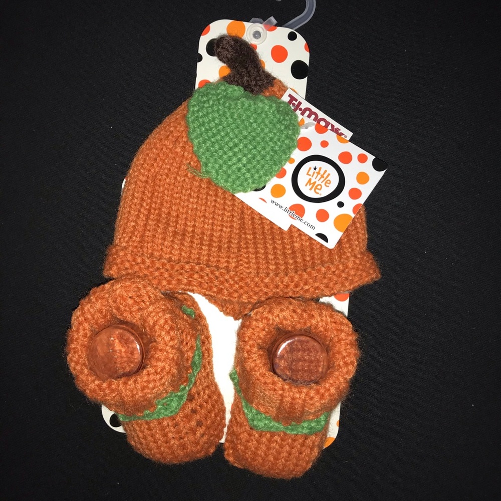 Pumpkin Hat and Bootie Set